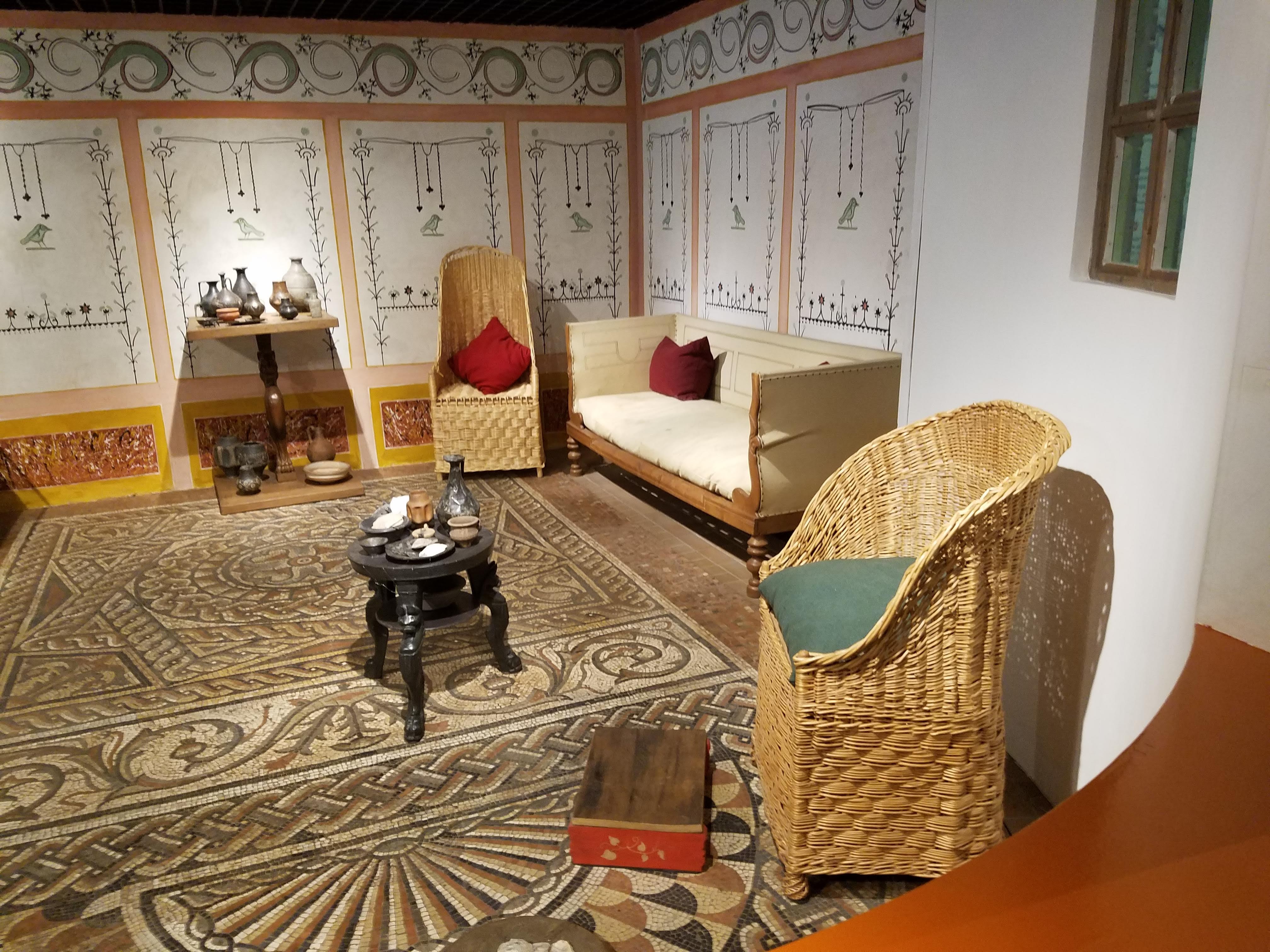 An exhibit of a recreated Roman dwelling in the London Museum