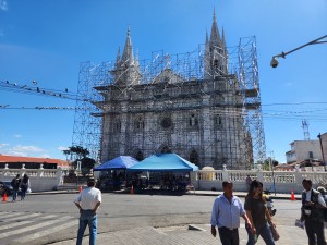 Santa Ana, El Salvador's large cathedral is covered in scaffolding