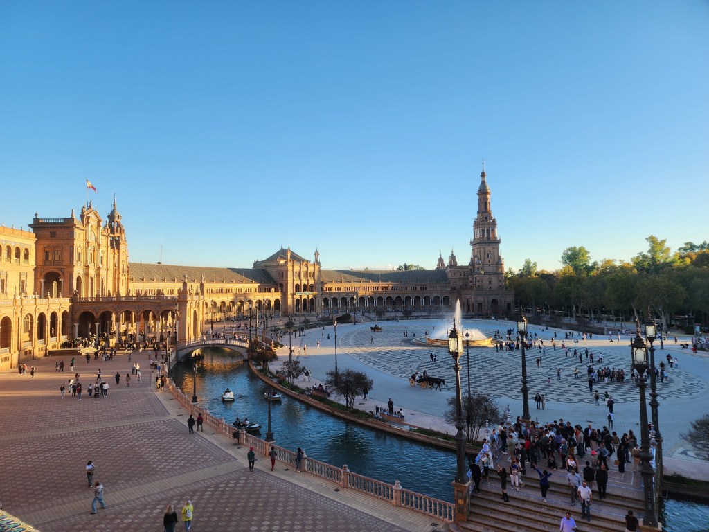 Seville Travel Guide: Top Attractions and&nbsp;Tips